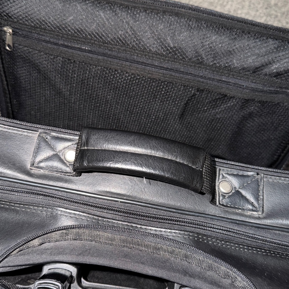 Samsonite Black Rolling Travel Bag/laptop bag/Briefcase on wheels Spinner - Picture 8 of 14